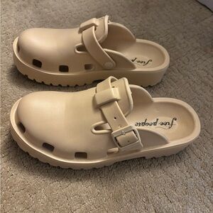 Joe Boxer Cream Sandals with Adjustable Straps